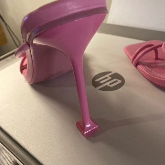 Never worn Pink slide size 9. - Picture 5 of 6